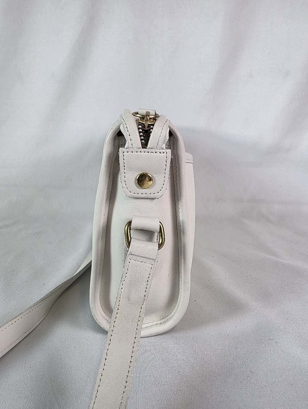 Vintage Coach Taylor 9944 White Leather Crossbody Bag Purse Bridal Wedding - Picture 4 of 15